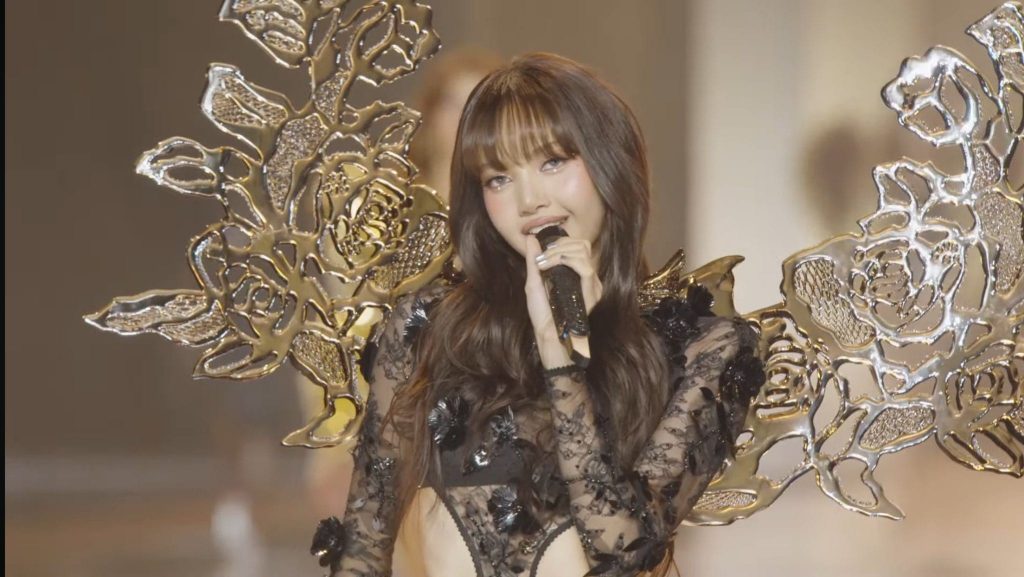 Lalisa Manobal (LisaBlackpink) Sexy Tại Victoria Serect 2024